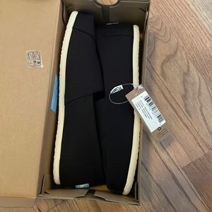 Toms. Alpargata. Black Canvas. NIB. Women’s Size 9.